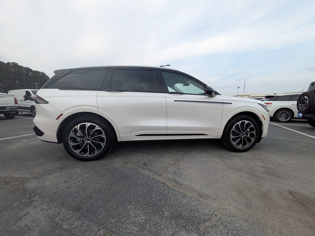 New 2026 Lincoln Nautilus Reserve AWD/4WD image 3