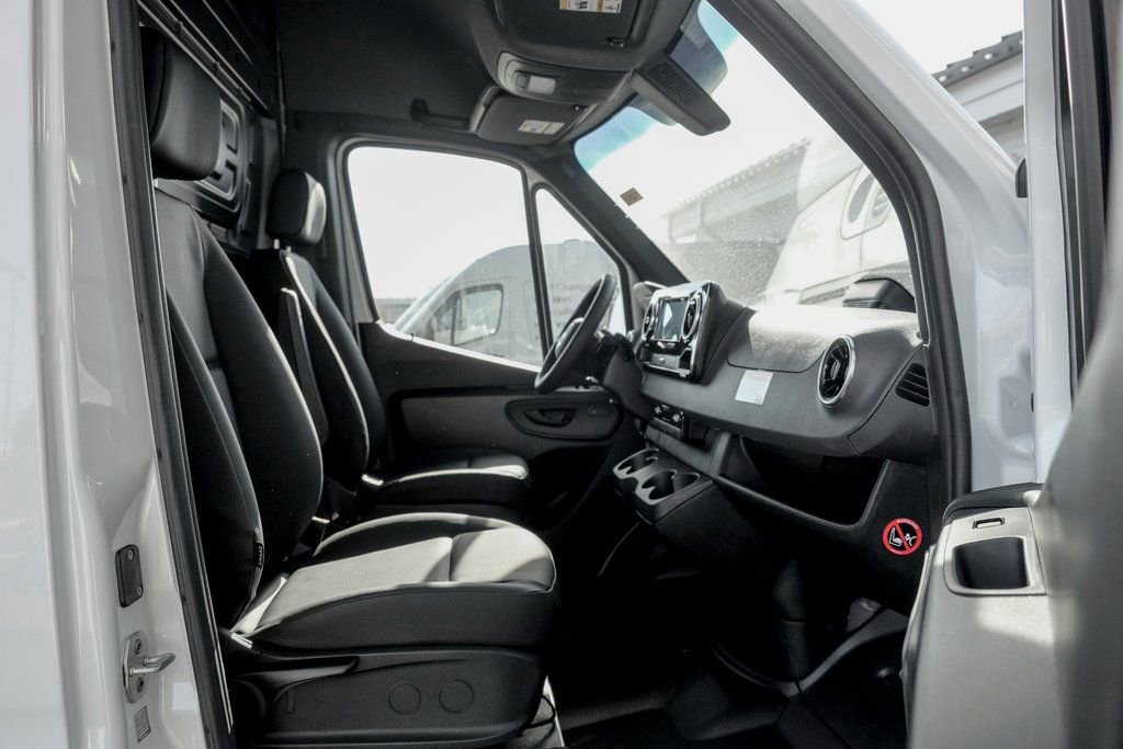 Used 2026 Mercedes-Benz Sprinter 2500 image 18