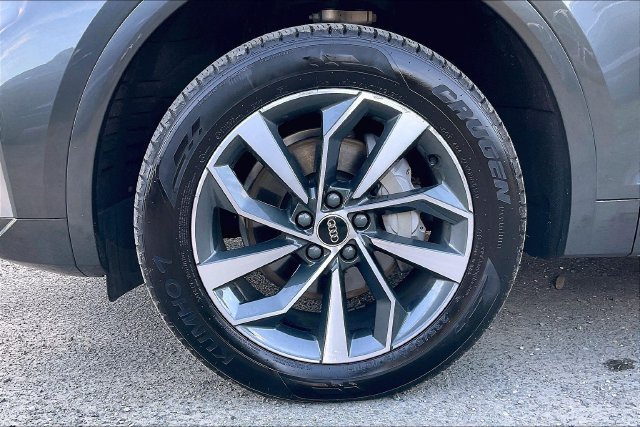 Certified 2023 Audi Q5 2.0T Premium w/ Convenience Package AWD/4WD image 9