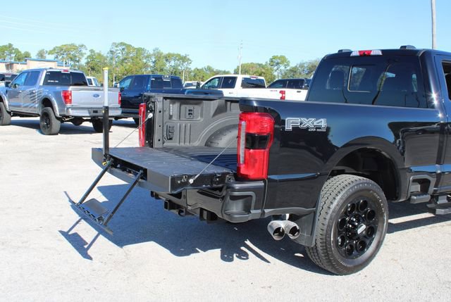 Used 2024 Ford F250 Lariat w/ Black Appearance Package image 11