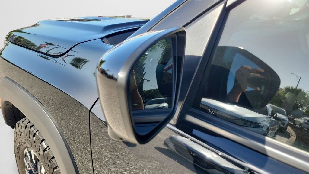 Used 2022 Nissan Frontier PRO-4X image 34