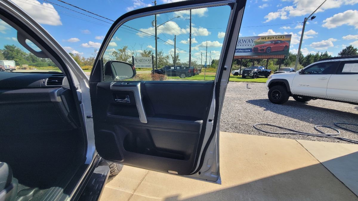 Used 2024 Toyota 4Runner SR5 image 26