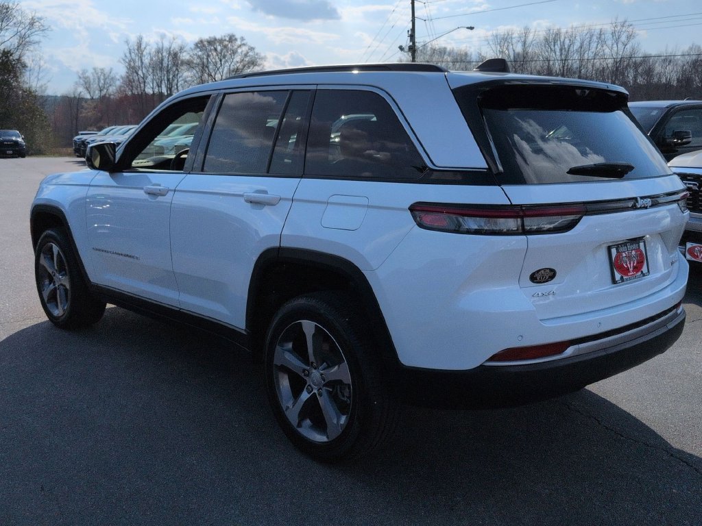 New 2026 Jeep Grand Cherokee Limited w/ Luxury Tech Group II AWD/4WD image 5