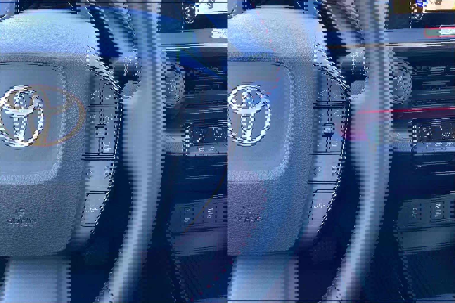 Used 2025 Toyota Prius Plug-In Hybrid image 24