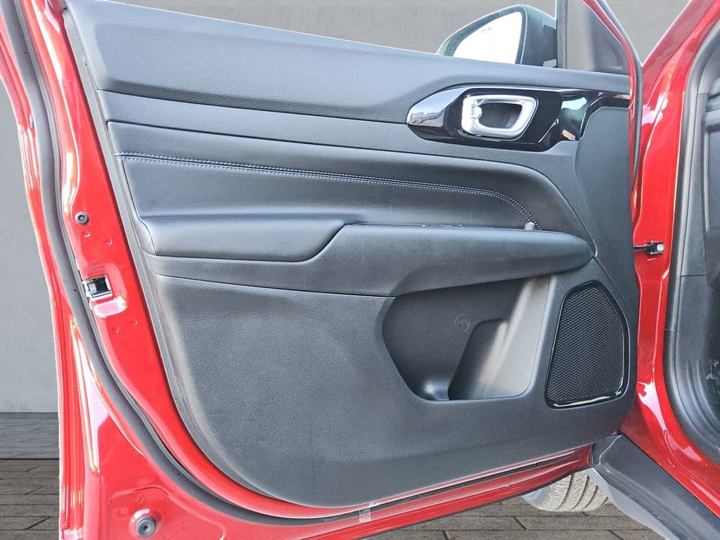 New 2026 Jeep Compass Latitude image 17