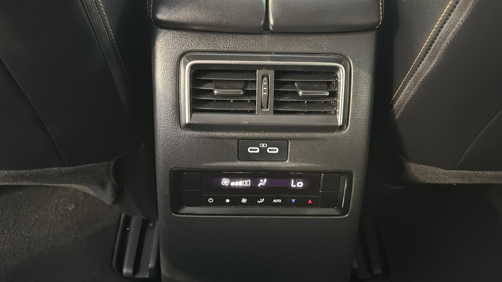 Certified 2025 MAZDA CX-70 3.3 Turbo w/ Preferred Package image 19