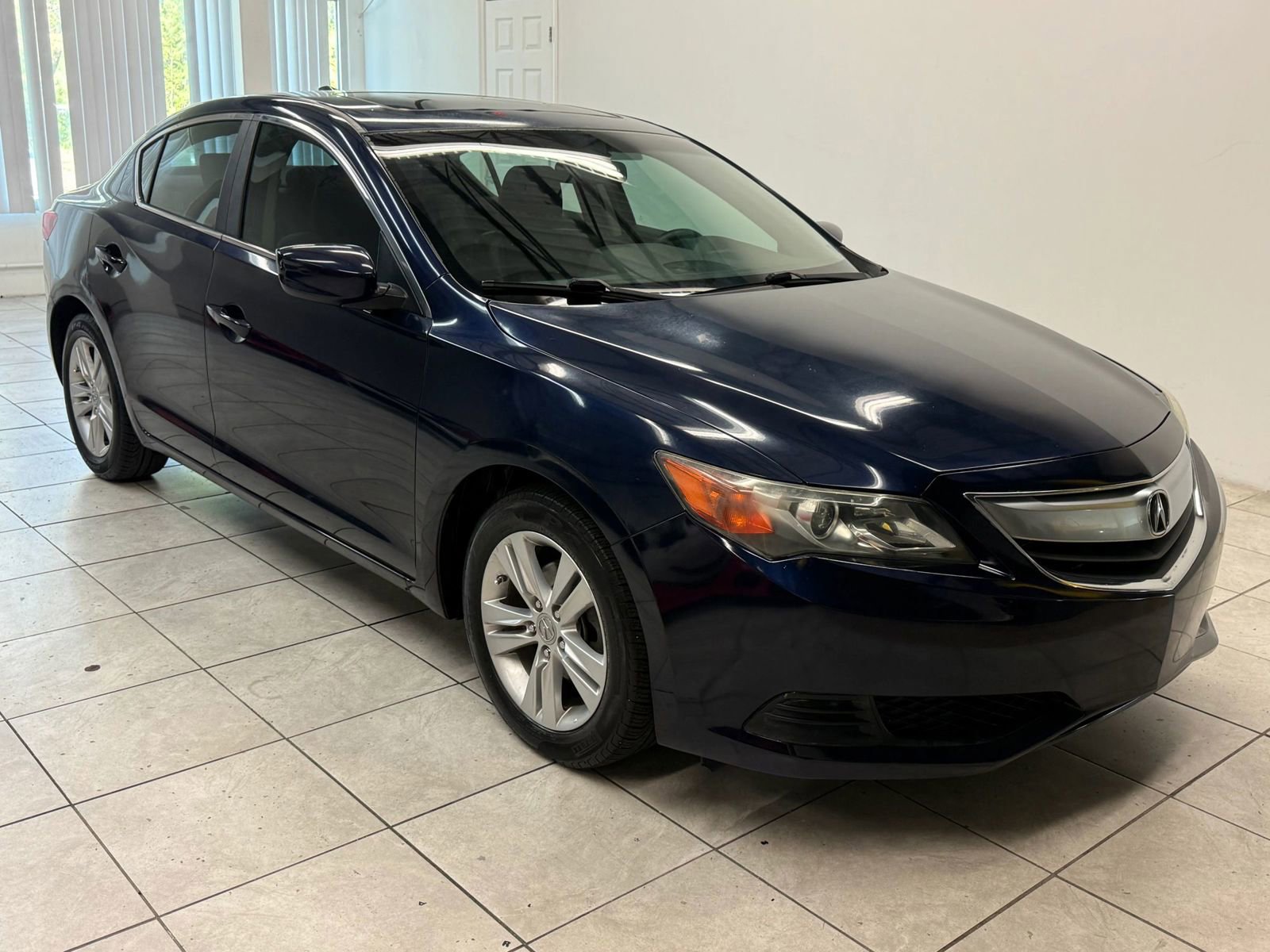Used 2013 Acura ILX FWD image 1