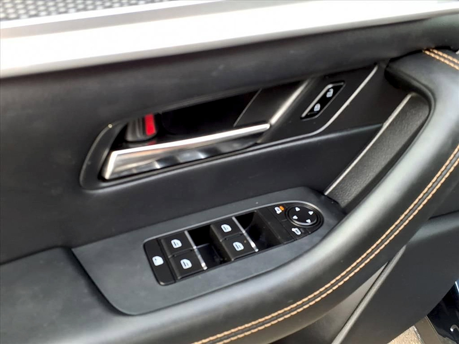 Certified 2024 MAZDA CX-90 Plug-In Hybrid w/ Premium Pkg image 28