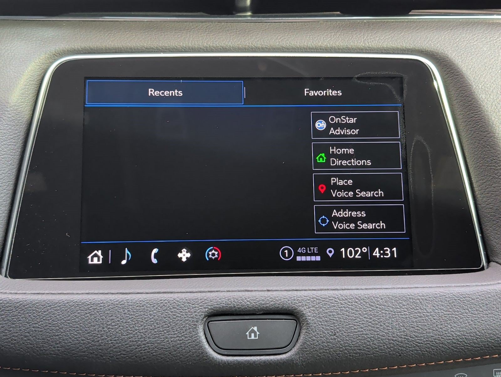 Used 2023 Cadillac XT4 Sport w/ Enhanced Visibility Package FWD image 18