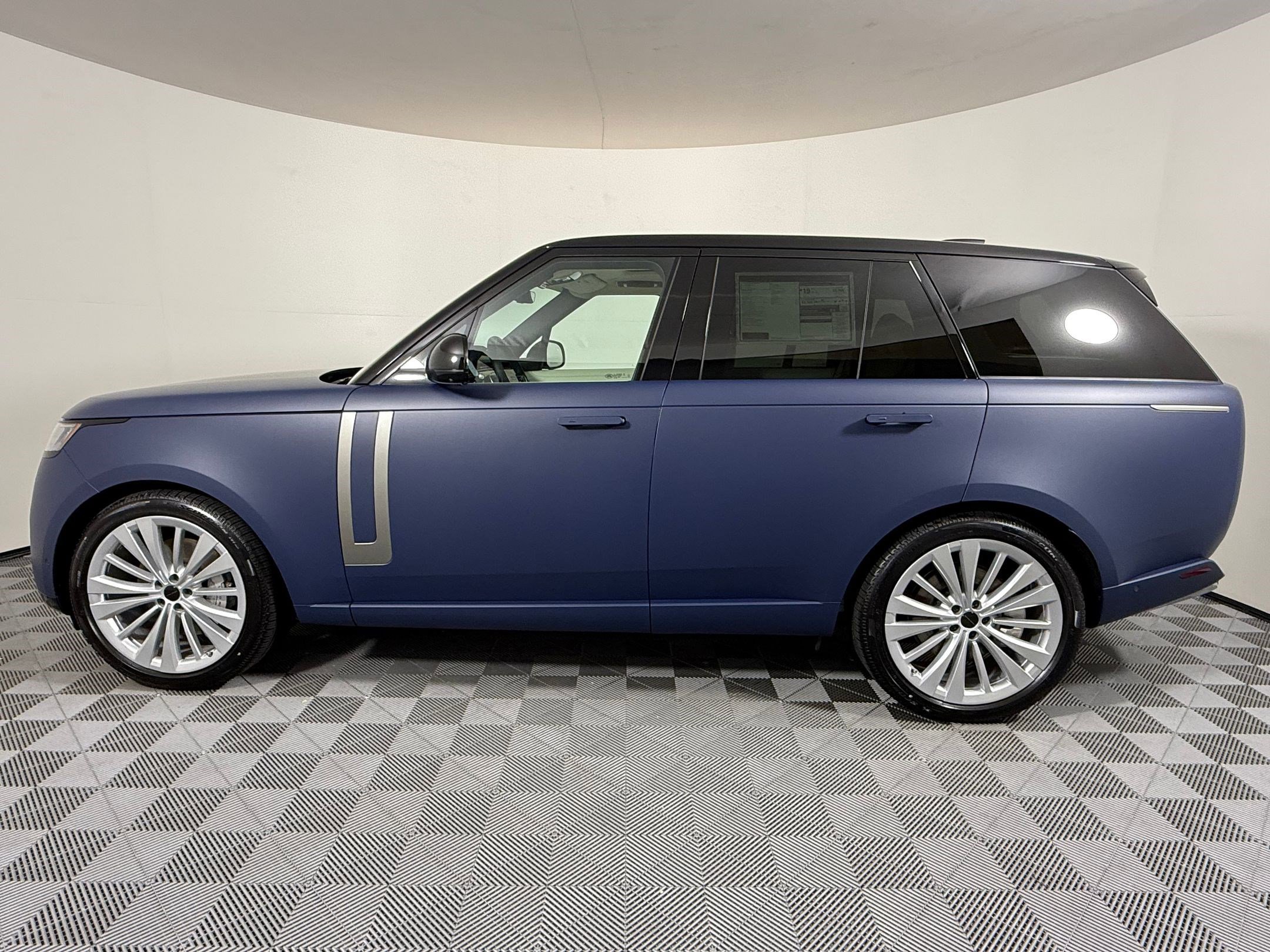 New 2026 Land Rover Range Rover SE AWD/4WD image 2
