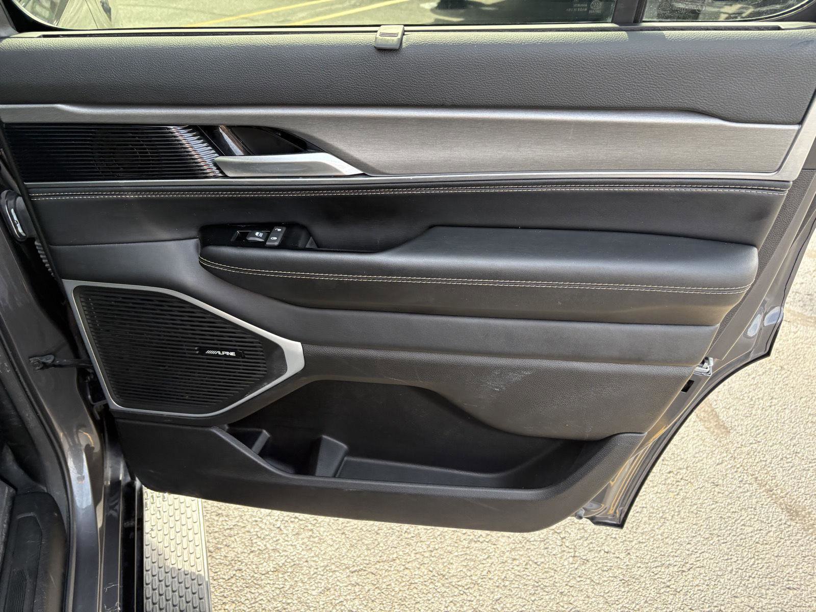 Used 2024 Jeep Wagoneer Series II w/ Convenience Group I image 18