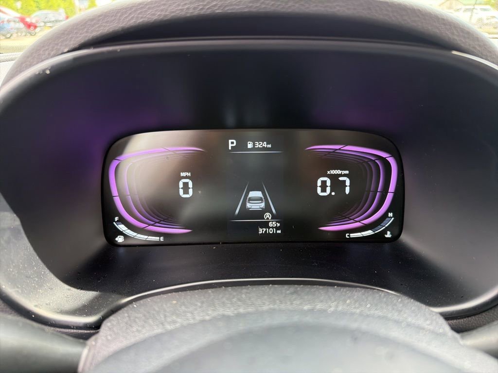Used 2025 Kia Soul LX w/ LX Technology Package FWD image 9