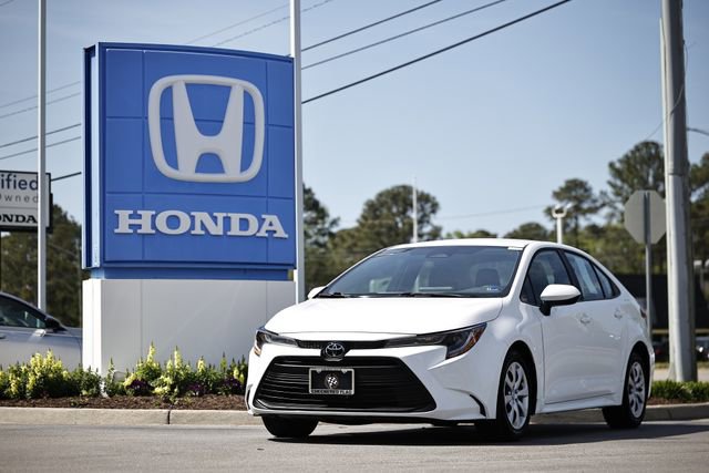 Used 2025 Toyota Corolla LE