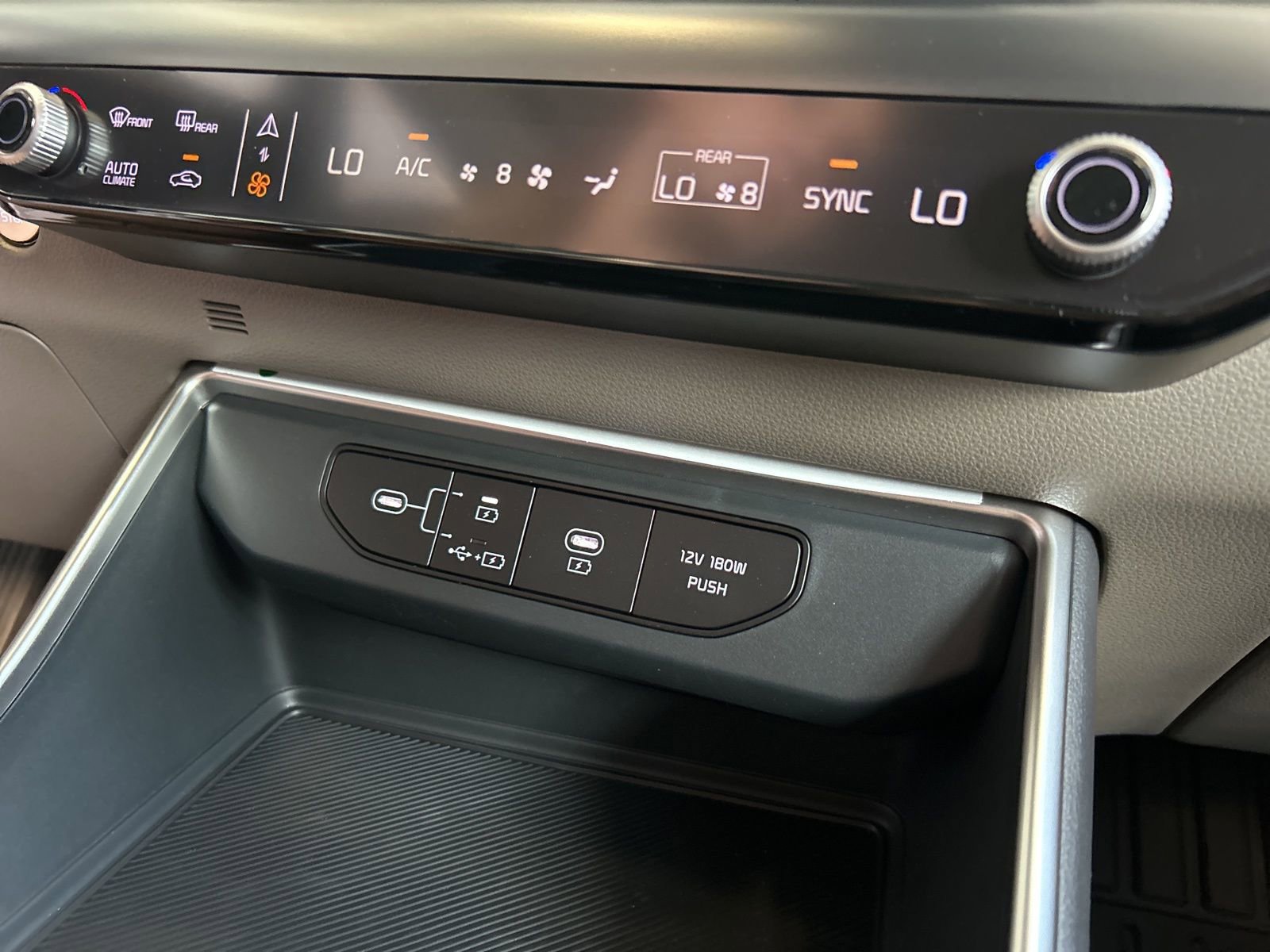 New 2026 Kia Carnival image 32