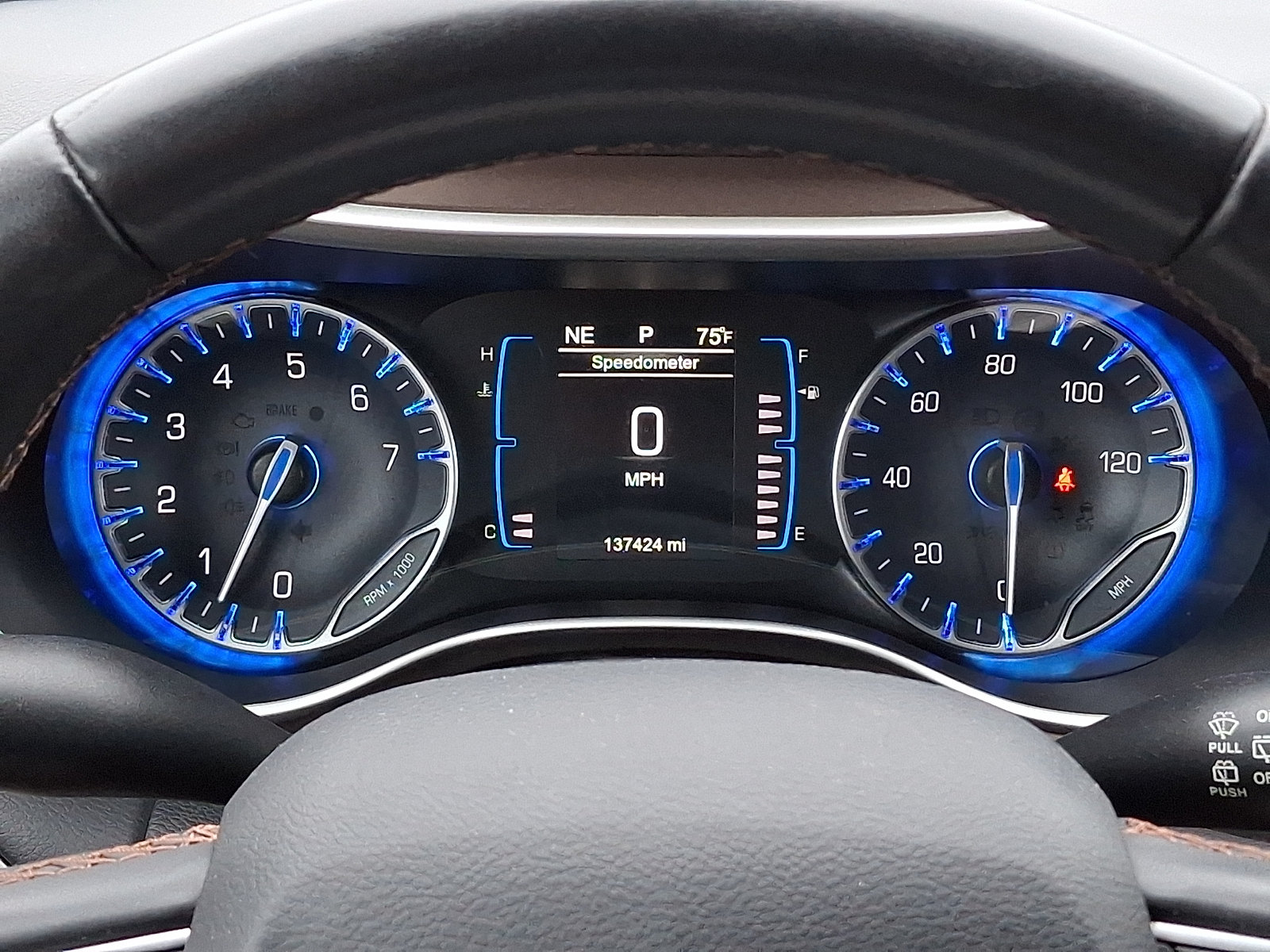 Used 2017 Chrysler Pacifica Touring-L FWD image 19