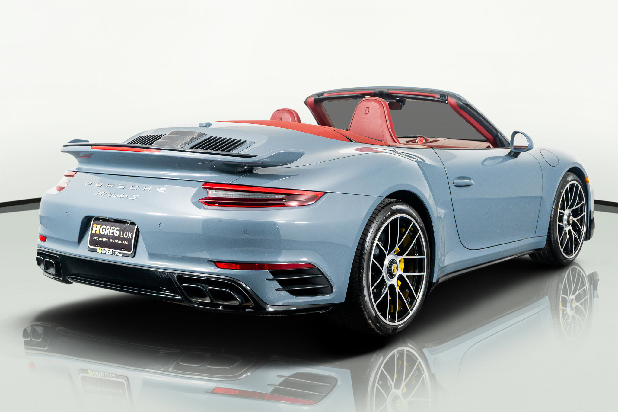 Used 2017 Porsche 911 Turbo S image 11