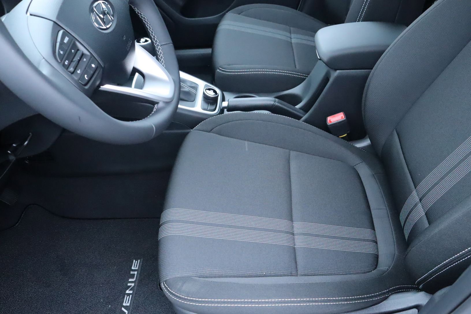 New 2025 Hyundai Venue SEL image 15