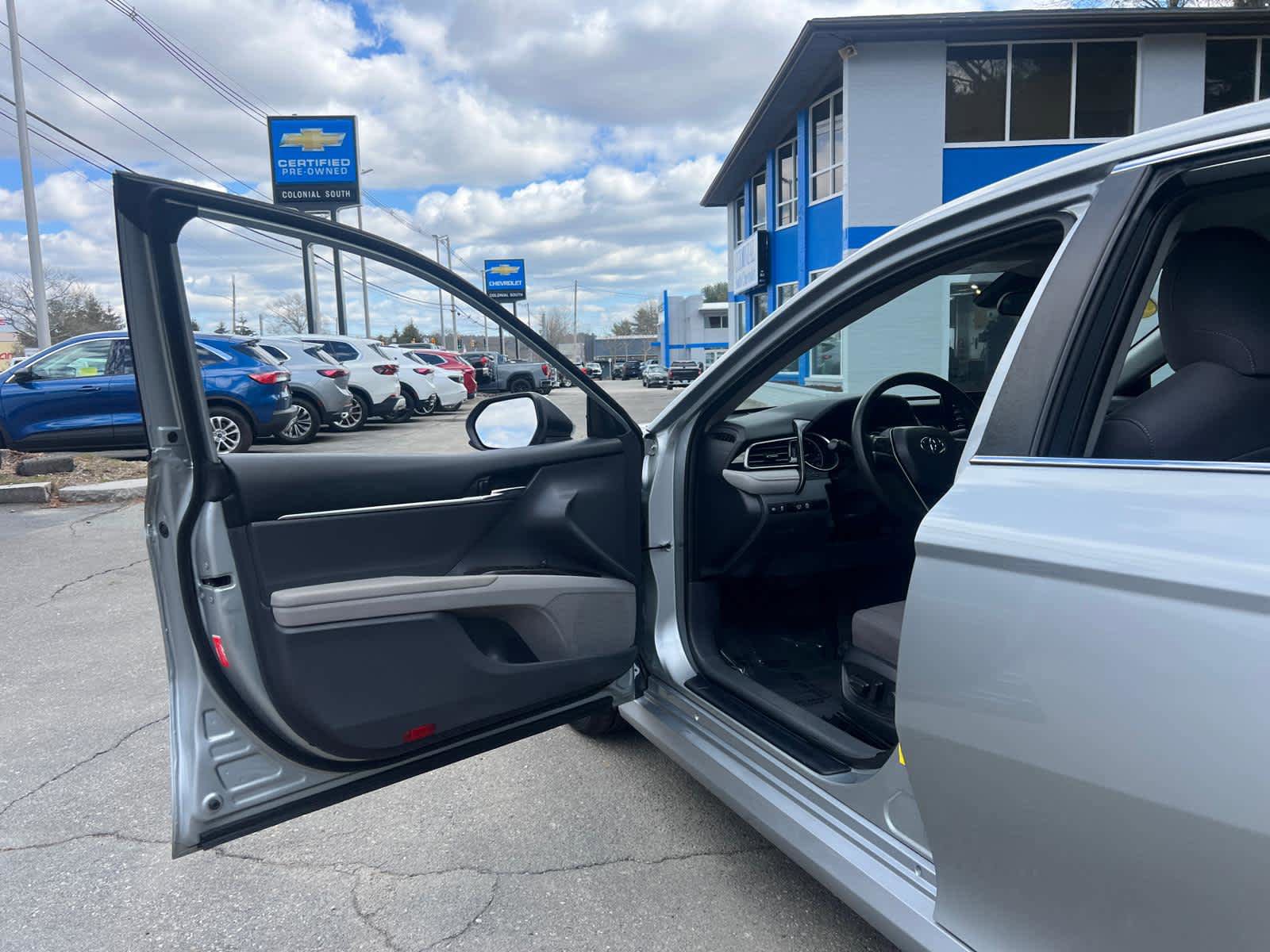 Used 2022 Toyota Camry LE image 15