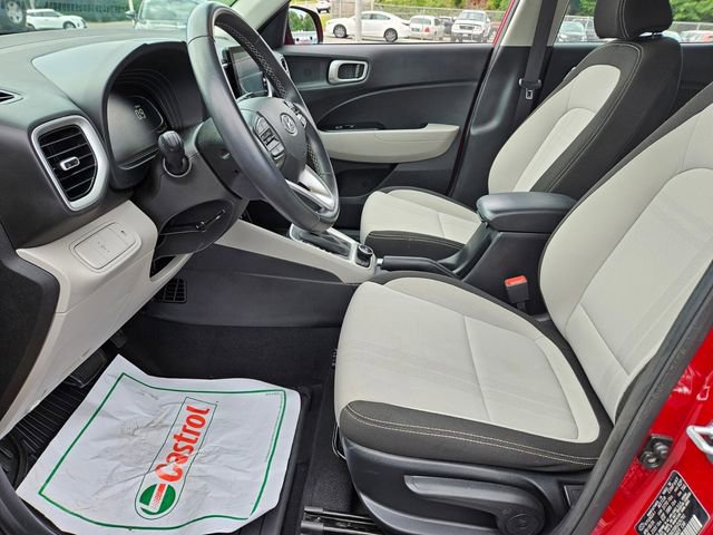 Used 2024 Hyundai Venue SEL FWD image 9