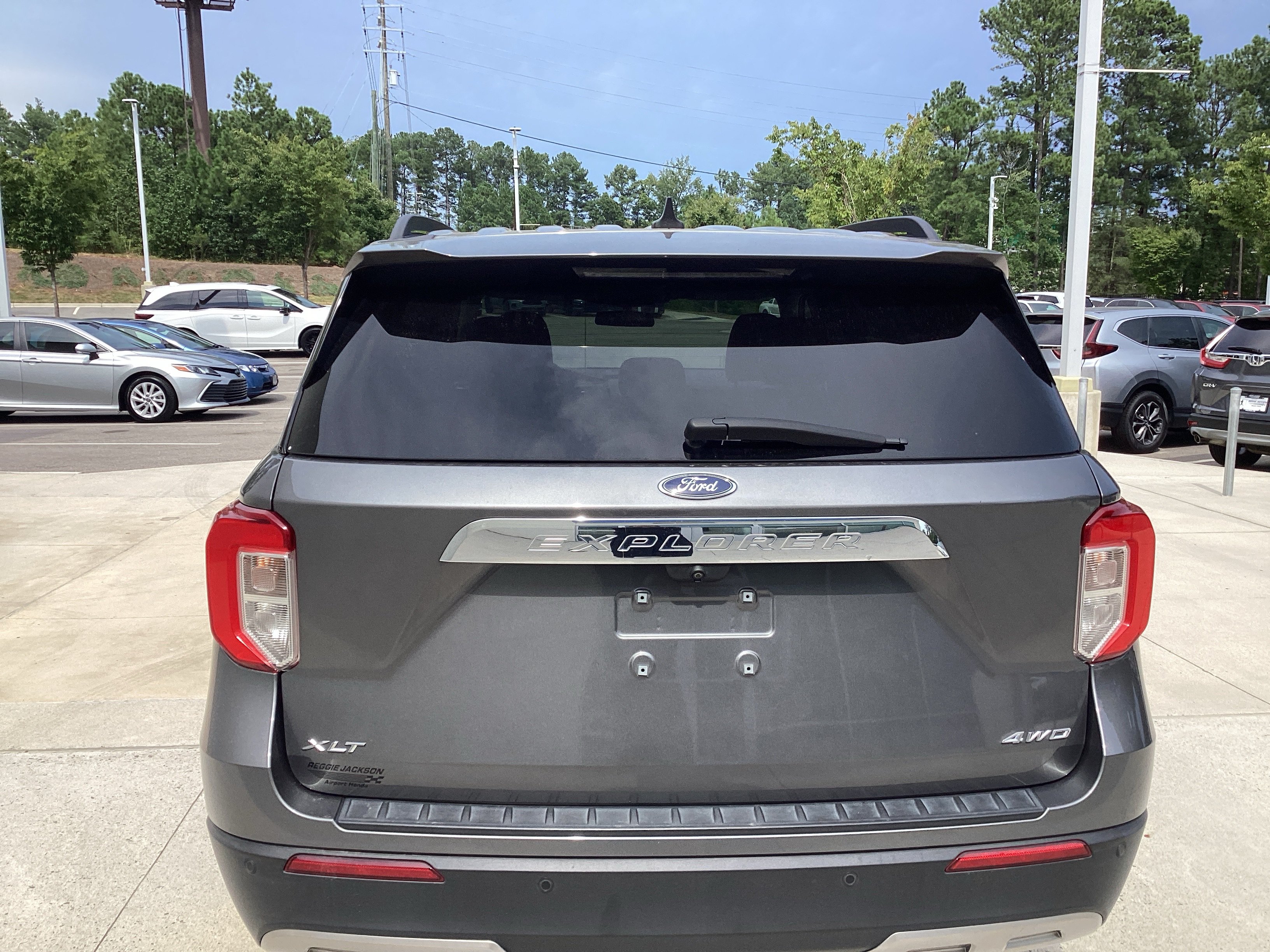 Used 2021 Ford Explorer XLT w/ Equipment Group 202A AWD/4WD image 8