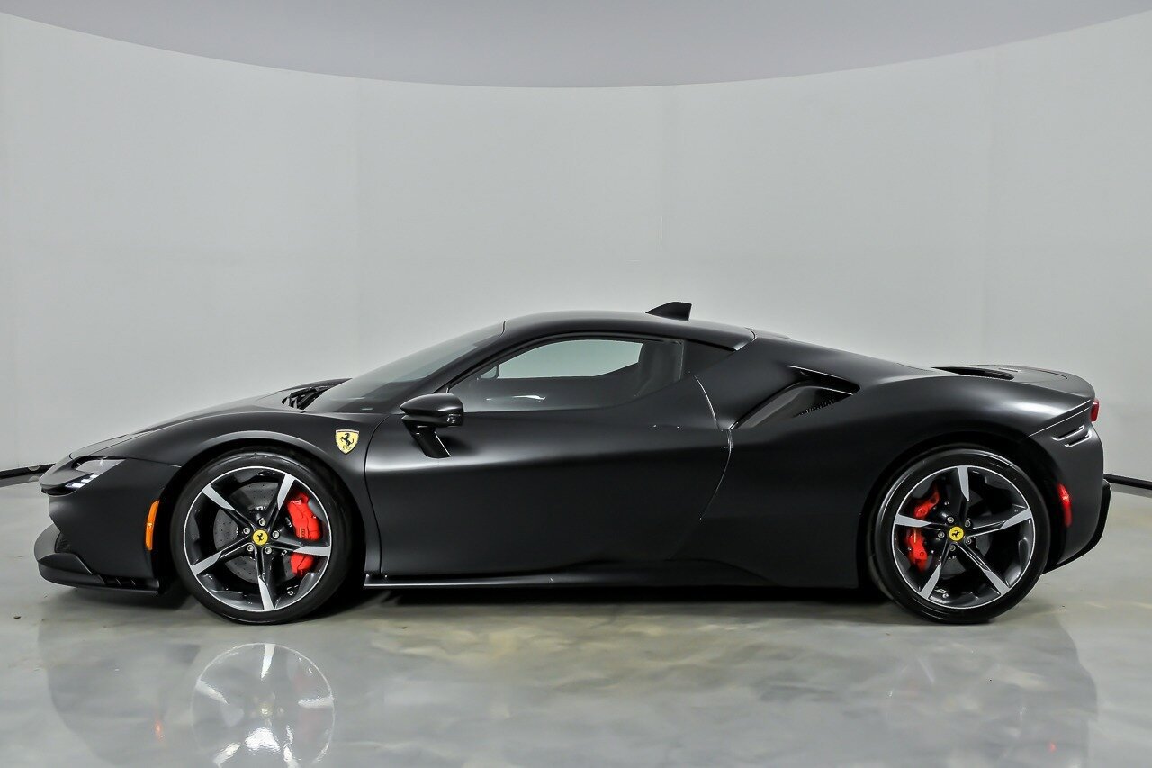 Used 2022 Ferrari SF90 Stradale image 8