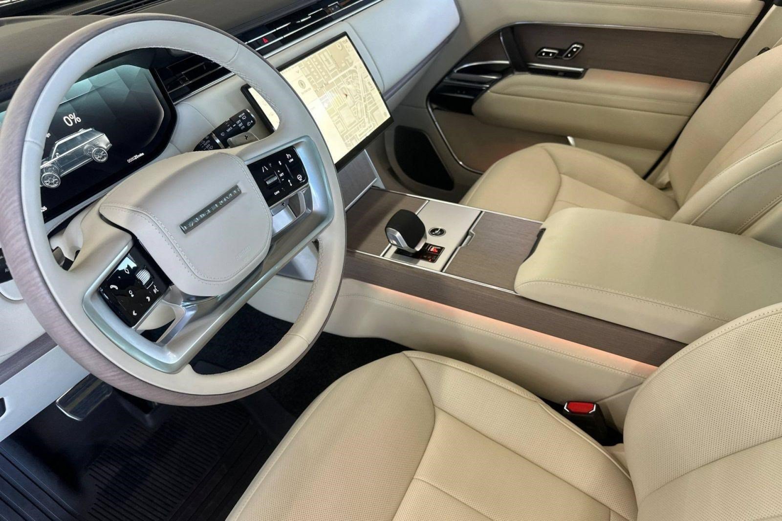 New 2026 Land Rover Range Rover Autobiography AWD/4WD image 4