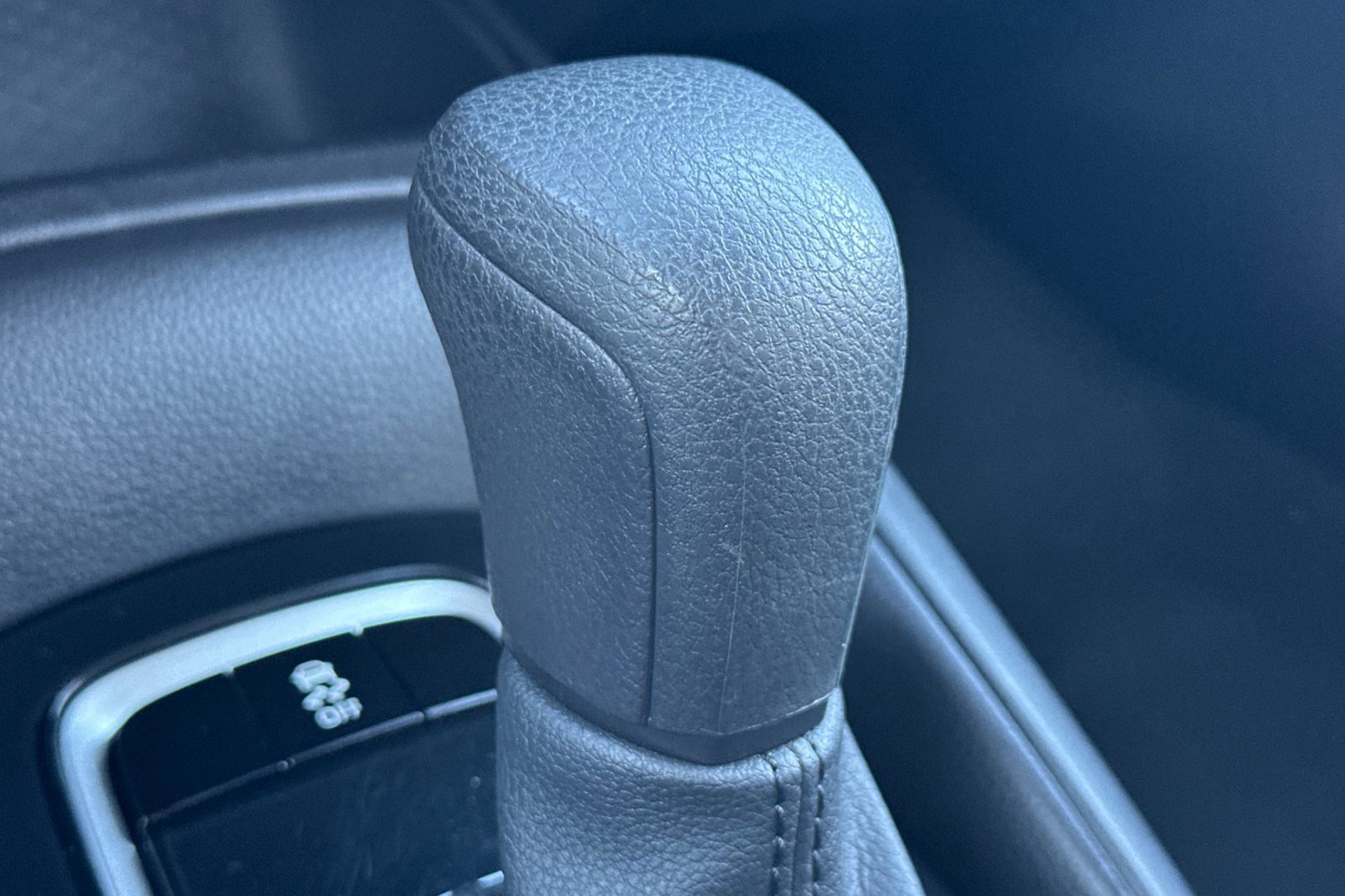 Used 2025 Toyota Corolla LE image 32