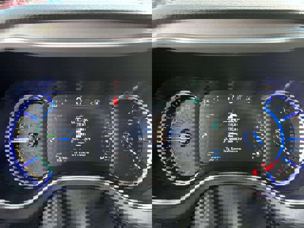 Used 2023 Chrysler Pacifica Touring-L image 25