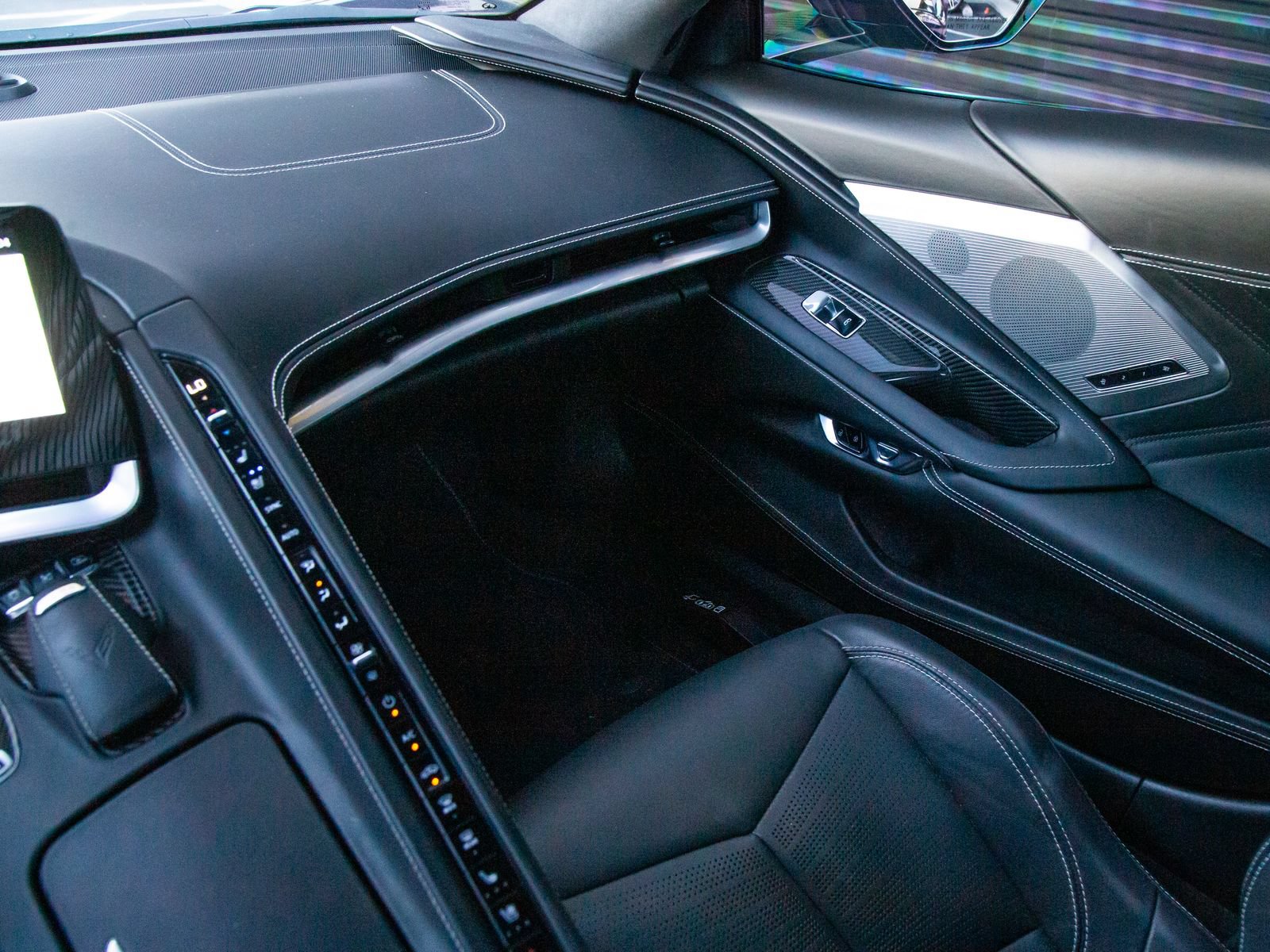Used 2024 Chevrolet Corvette Z06 RWD image 19