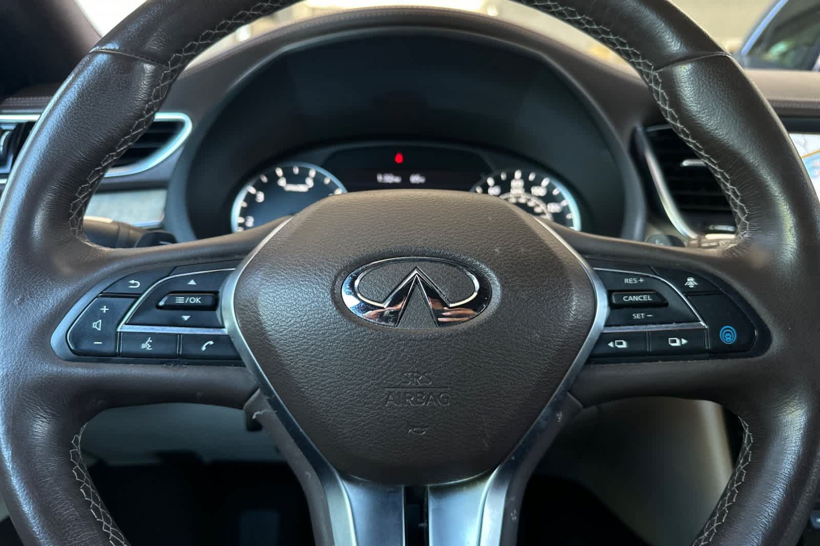 Used 2019 INFINITI QX50 Essential w/ Sensory Package AWD/4WD image 27