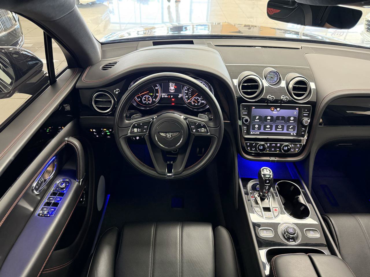 Used 2018 Bentley Bentayga AWD/4WD image 10