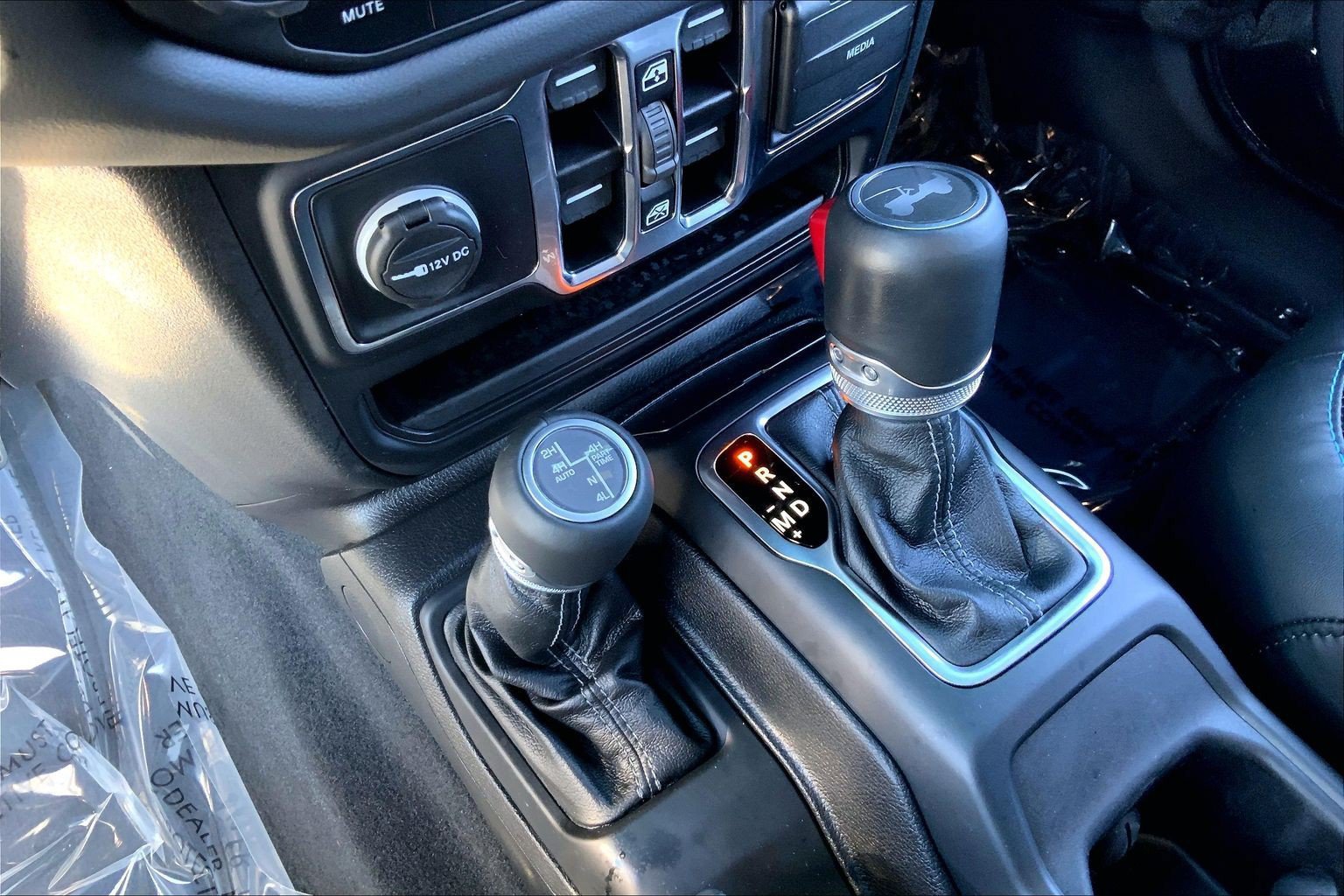 Used 2024 Jeep Wrangler High Altitude AWD/4WD image 16