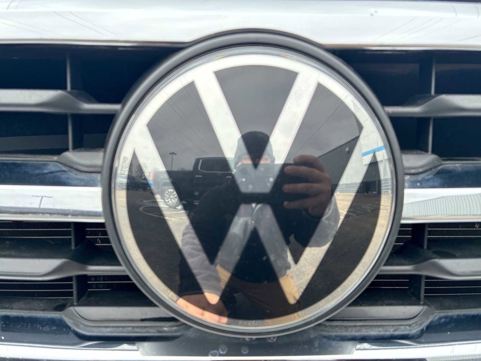 Used 2020 Volkswagen Atlas Cross Sport SEL image 31