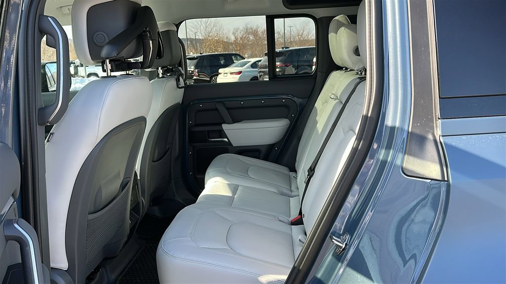 New 2026 Land Rover Defender 110 X-Dynamic SE image 20