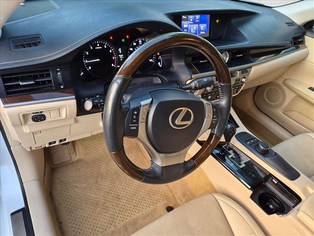 Used 2014 Lexus ES 350 w/ Premium Package FWD image 9