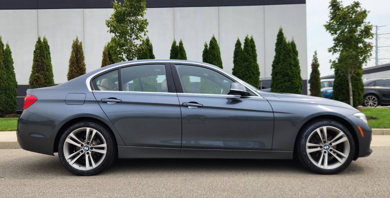 Used 2017 BMW 330i xDrive Sedan AWD/4WD image 5