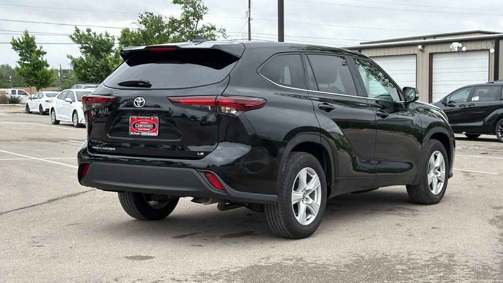 Certified 2025 Toyota Highlander LE image 6