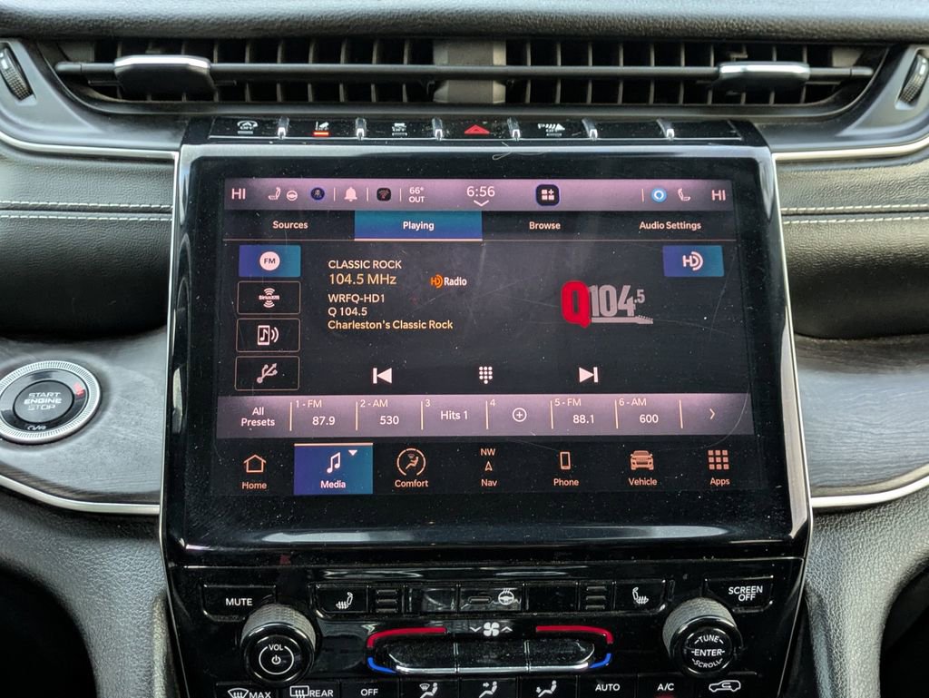 Used 2021 Jeep Grand Cherokee L Limited AWD/4WD image 19