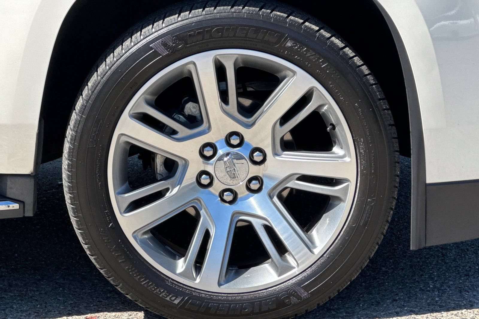 Used 2015 Cadillac Escalade ESV Luxury AWD/4WD image 26
