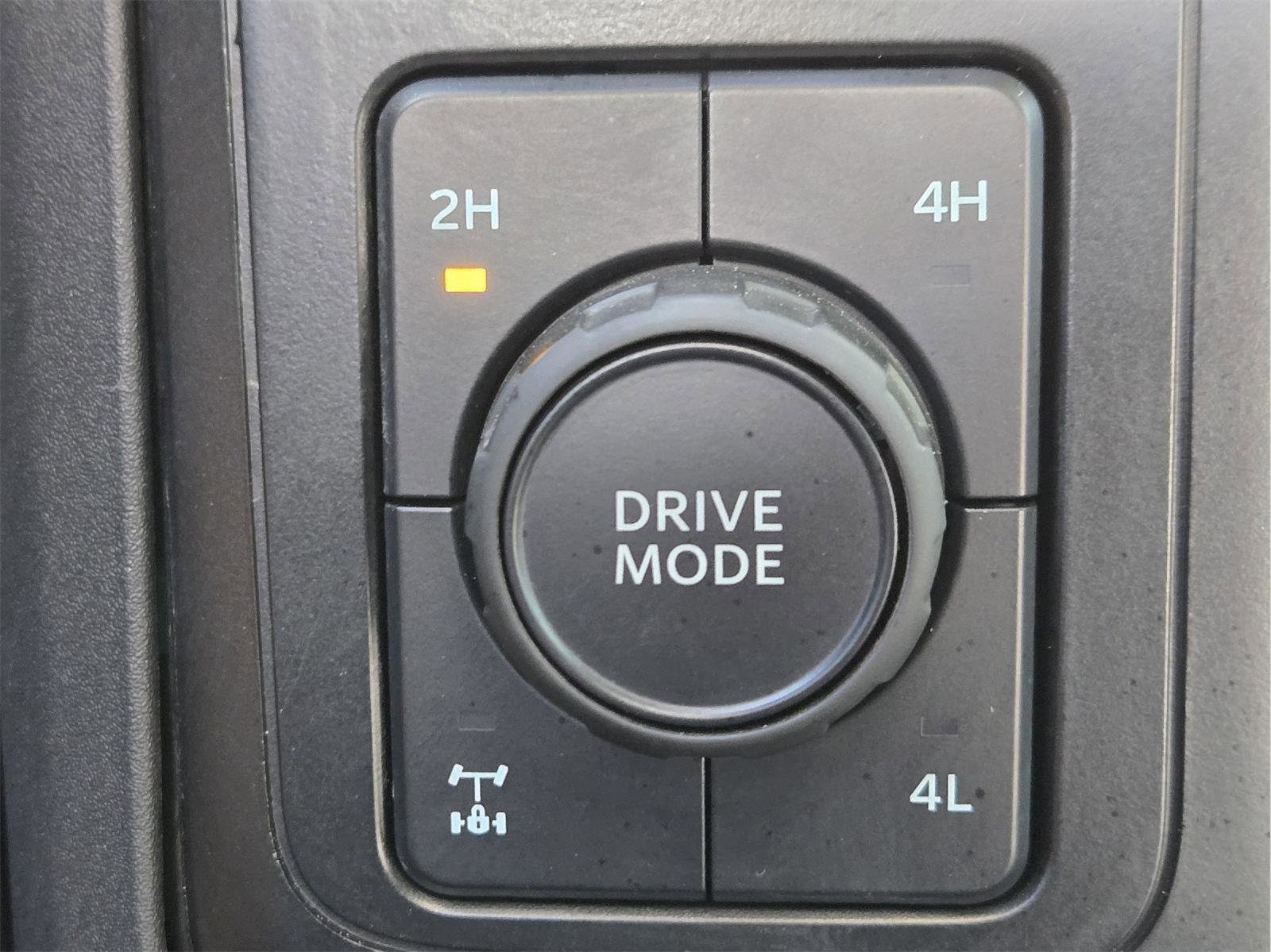 Used 2024 Ford F350 Lariat w/ Sport Appearance Package image 43