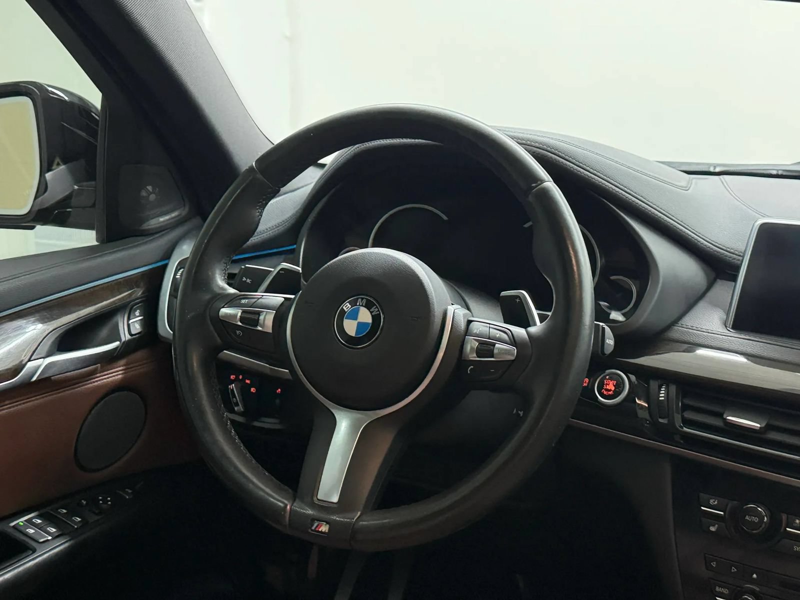 Used 2017 BMW X6 xDrive50i AWD/4WD image 26