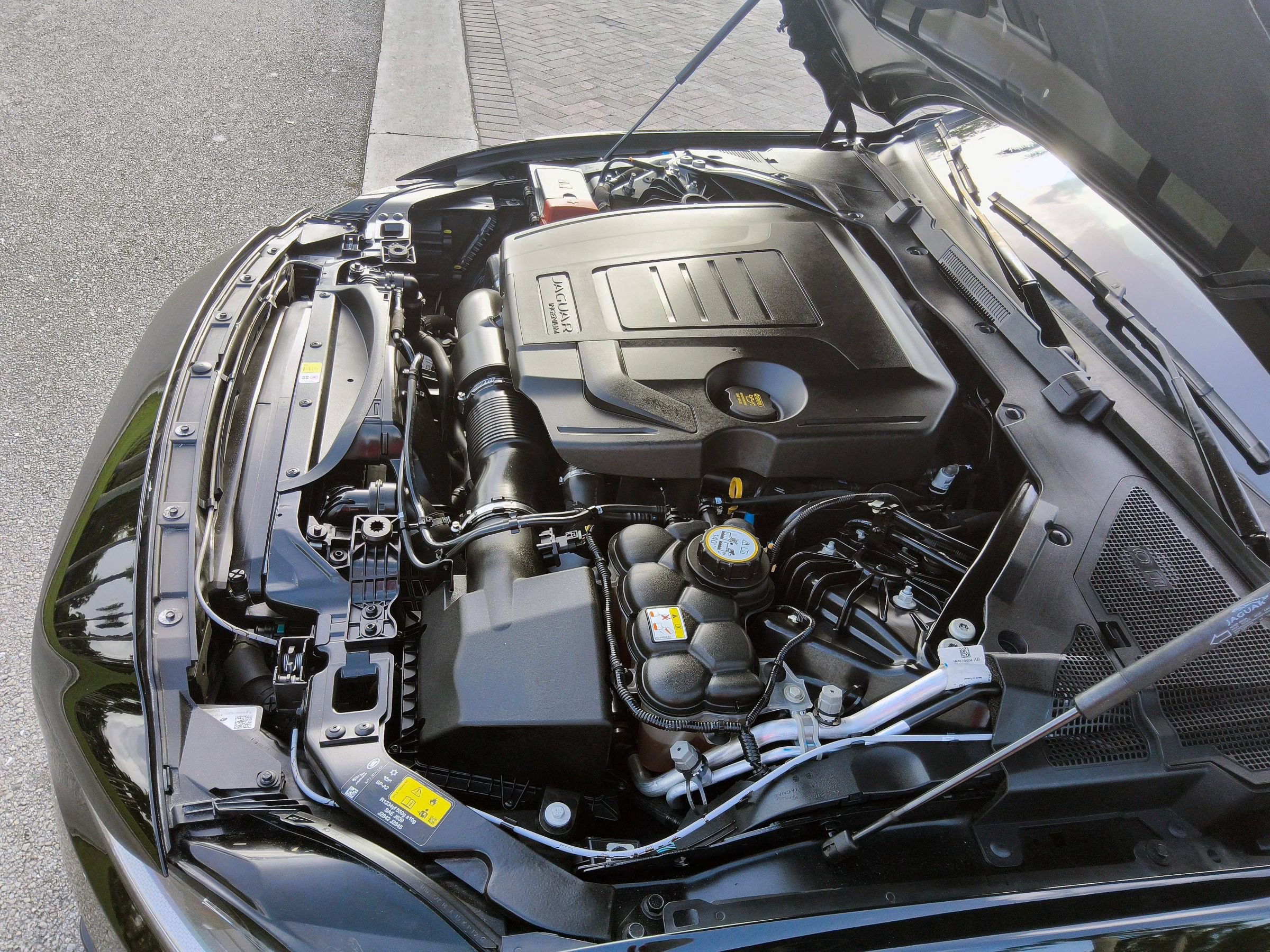 Used 2020 Jaguar XE S AWD/4WD image 41