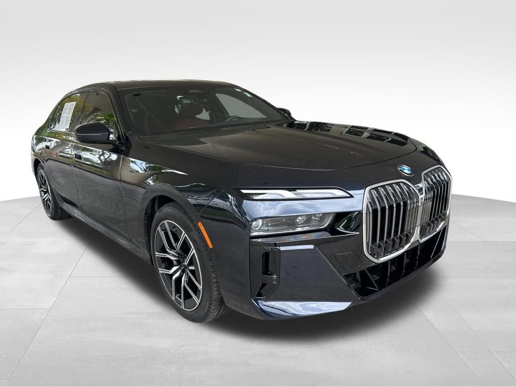 Used 2025 BMW 740i xDrive image 2