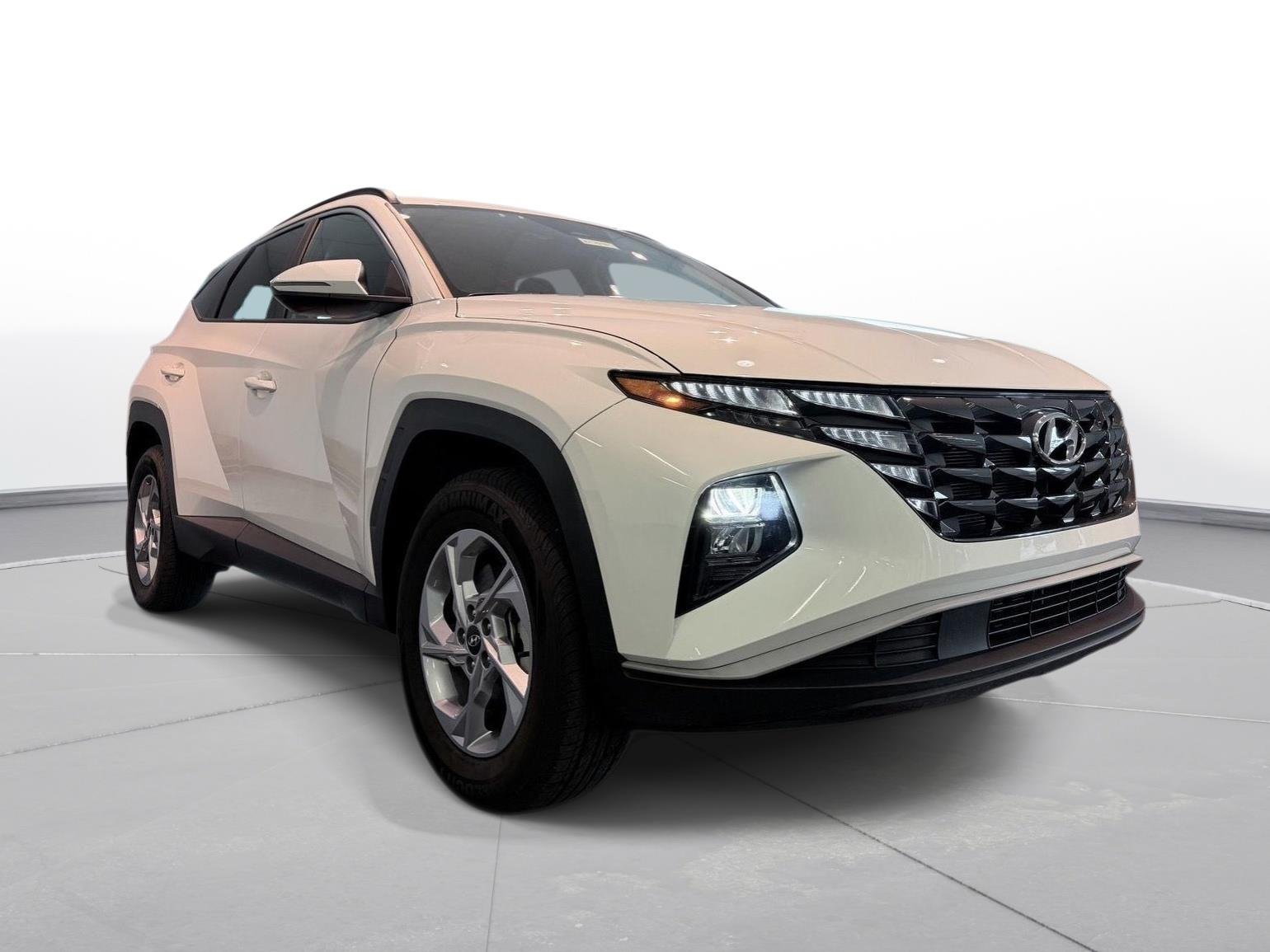 Used 2023 Hyundai Tucson SEL AWD/4WD image 3