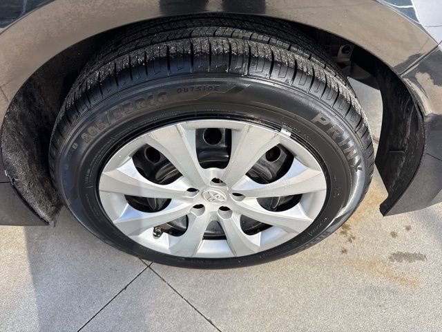 Used 2021 Toyota Corolla LE image 12
