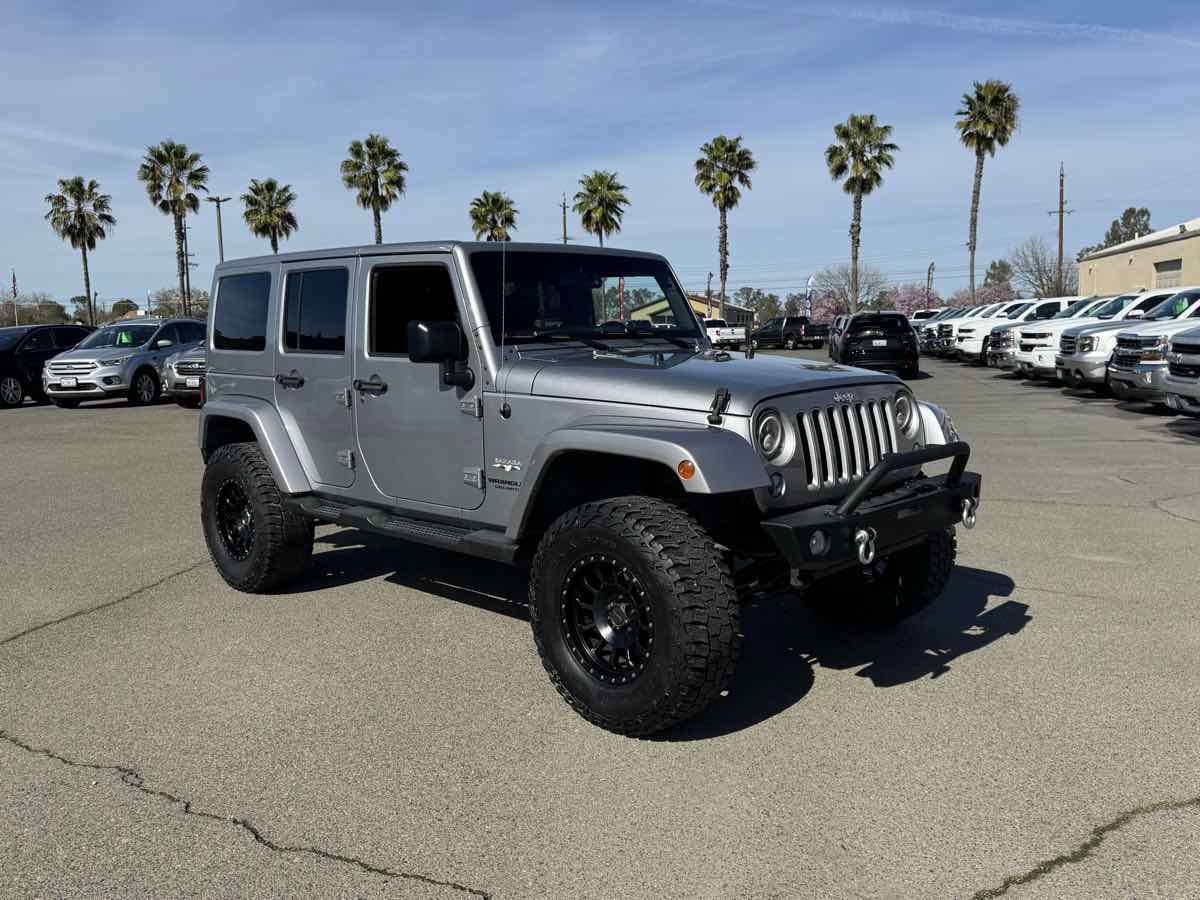 Used 2016 Jeep Wrangler Unlimited Sahara w/ Connectivity Group image 2