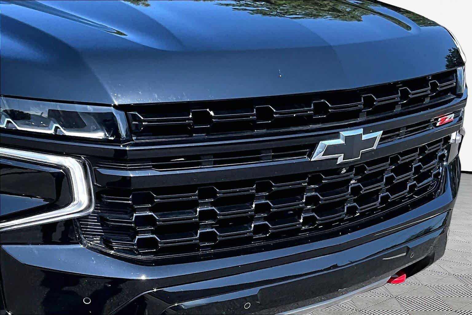Used 2023 Chevrolet Suburban Z71 w/ Off-Road Capability Package AWD/4WD image 30