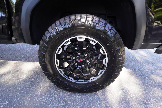 Used 2026 GMC Canyon AT4 w/ Technology Plus Package AWD/4WD image 40