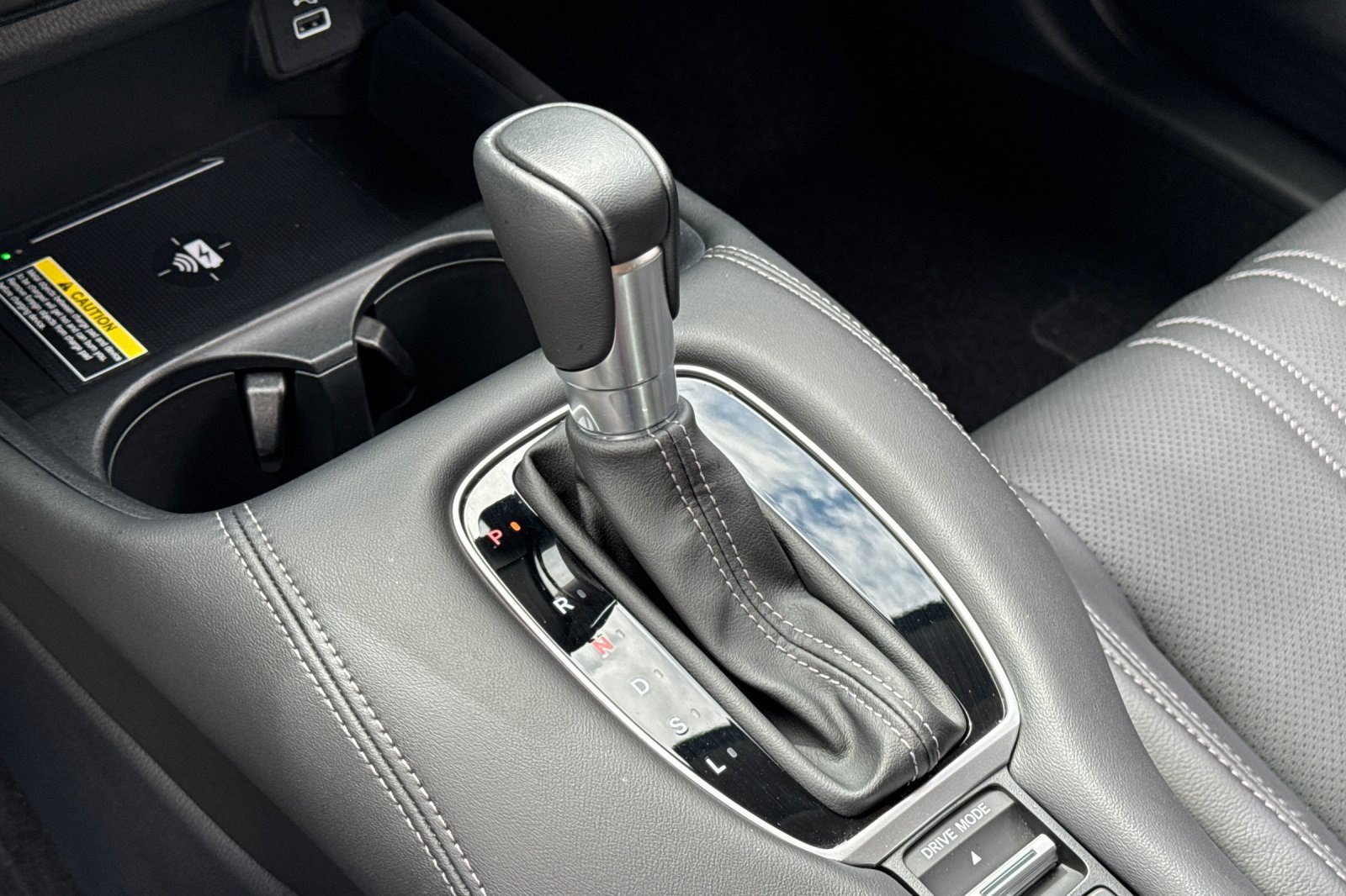 Used 2024 Honda HR-V EX-L image 17