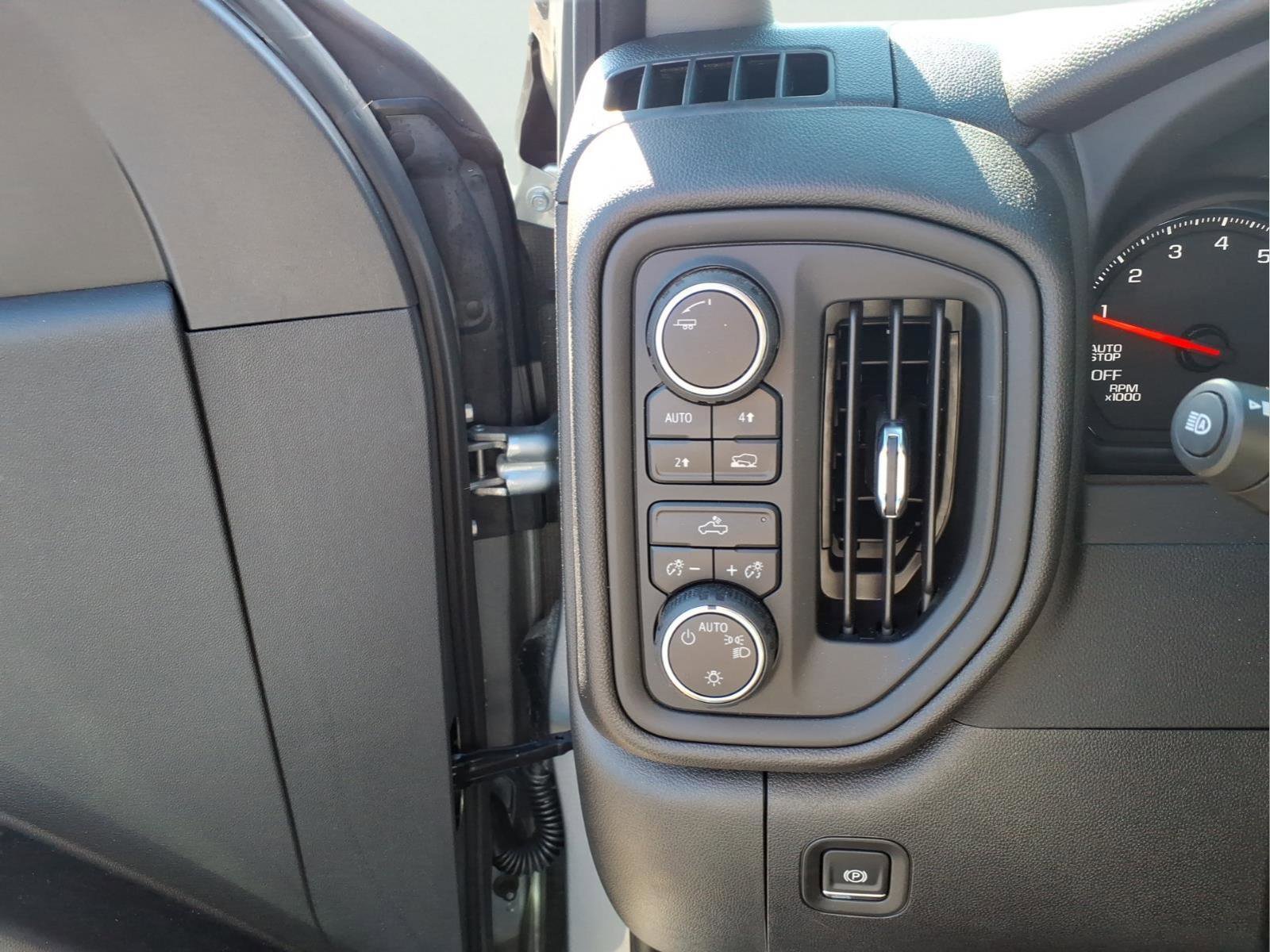 Used 2025 Chevrolet Silverado 1500 Custom image 11